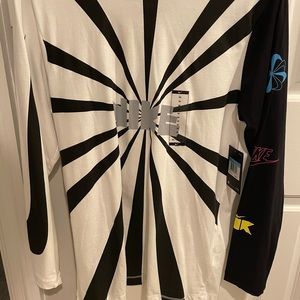 Brand new Nike mens pullover. Size medium limited edition